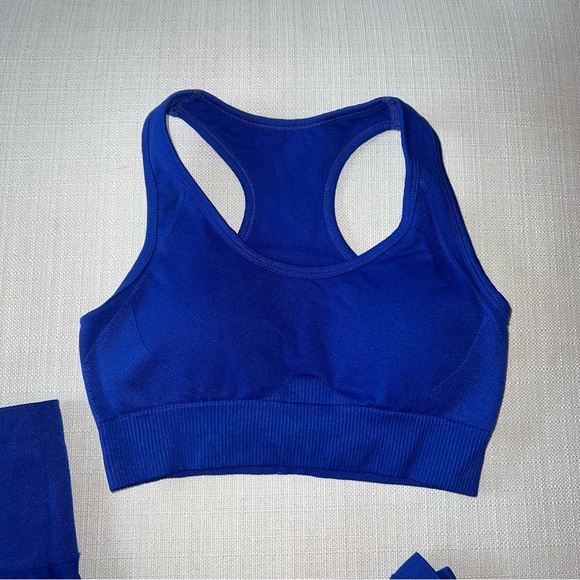 Seamless Blue Workout Set for Women - Picture 5 of 7